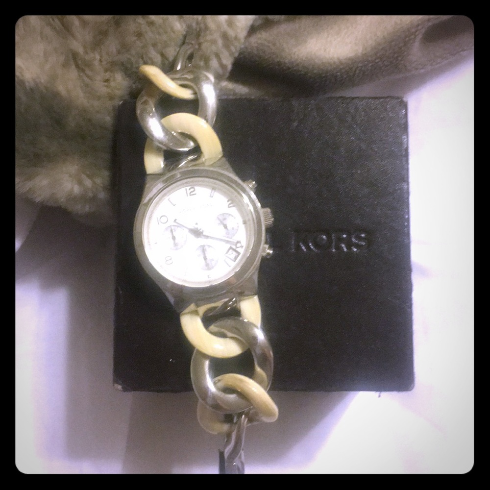 Michael Kors Chain Watch (small wrist)